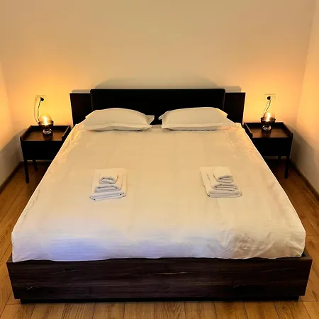 Beautiful Apt With Two Bedrooms Bucharest Exterior photo