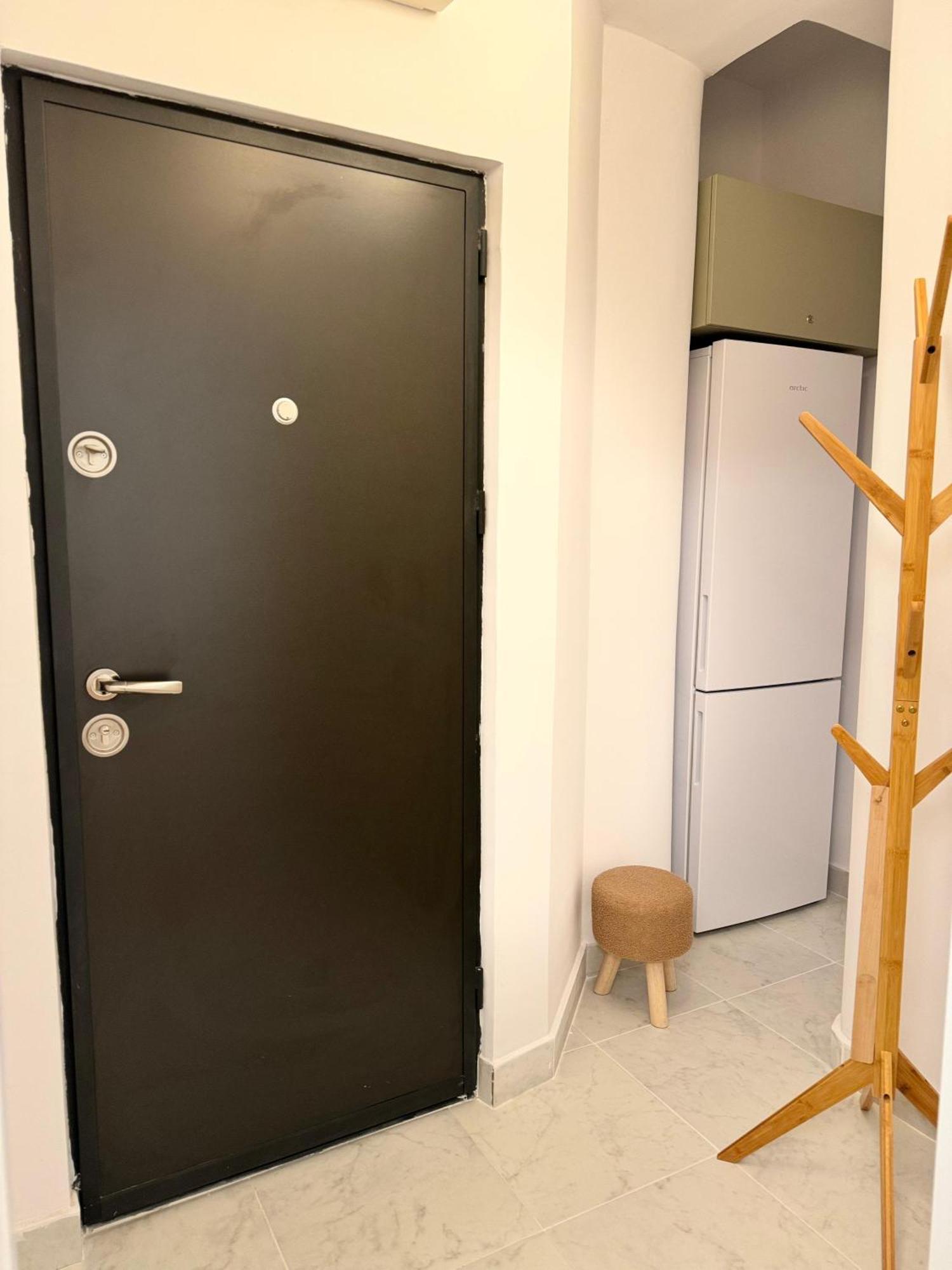 Beautiful With Two Bedrooms * בוקרשט