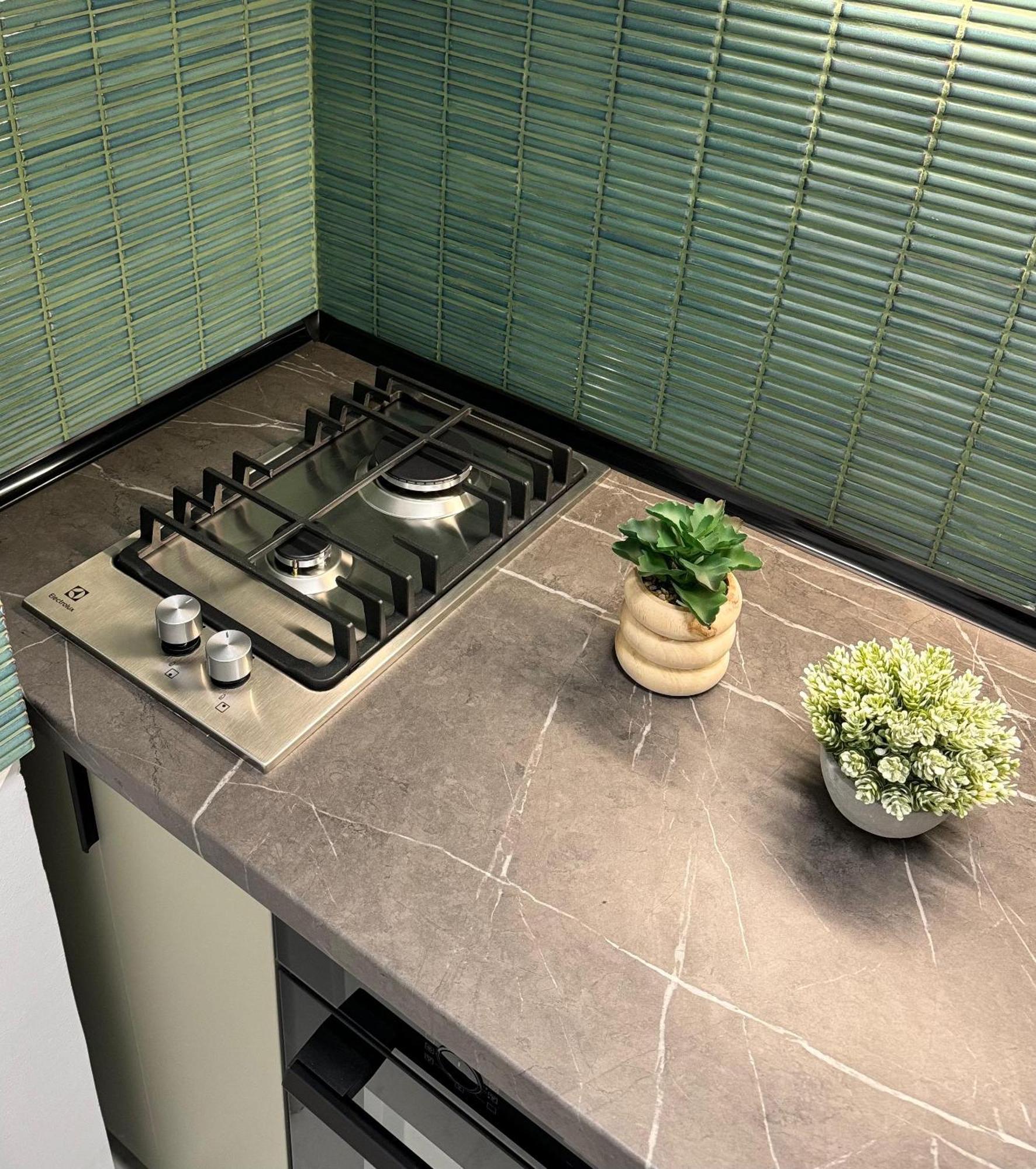 Beautiful With Two Bedrooms דירה *