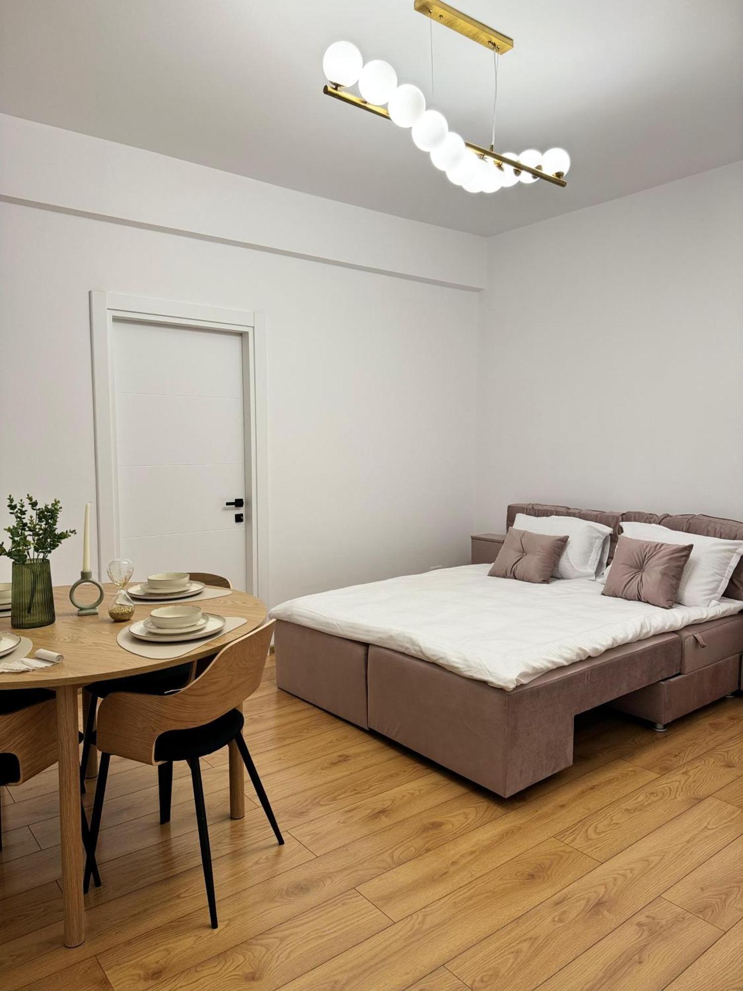 דירה Beautiful With Two Bedrooms בוקרשט